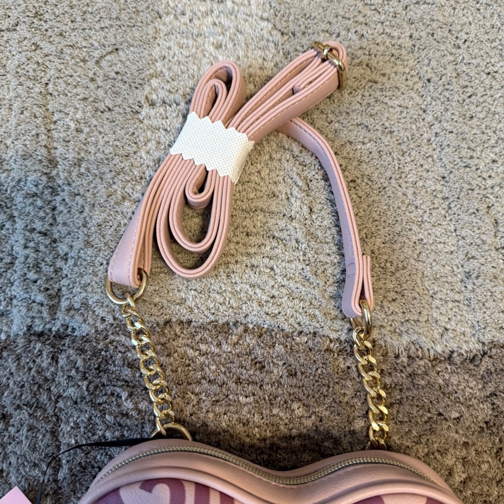 Juicy Couture Dusty Blush Fluffy Heart Crossbody Bag Logo Print Pink NWT - Picture 5 of 12